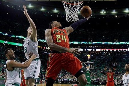 Πρόκριση με μπρέικ για Χοκς