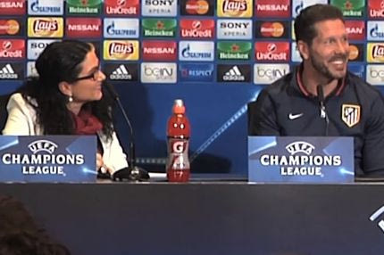 Τα έκανε μπάχαλο η μεταφράστρια του Ατλέτικο-Μπάγερν!