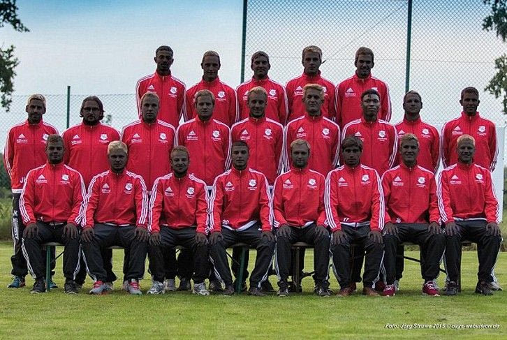 Eγιναν όλοι… μαύροι για να συμπαρασταθούν στους συμπαίκτες τους