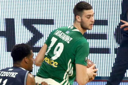 Μέσα και ο Παπαγιάννης