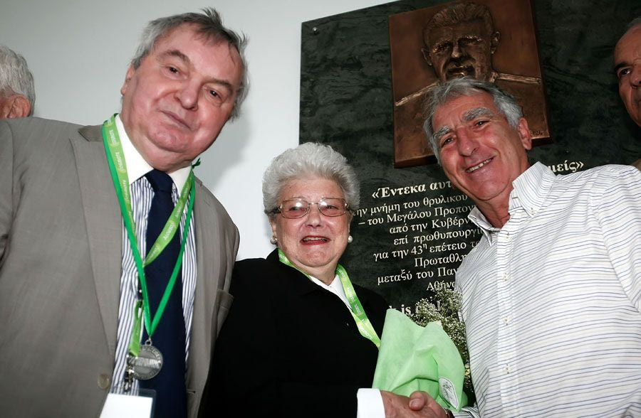 Κατάθεση στεφάνου προς τιμήν του Πούσκας