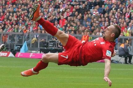 Απίθανο γκολ με ψαλιδάκι από τον Ριμπερί!