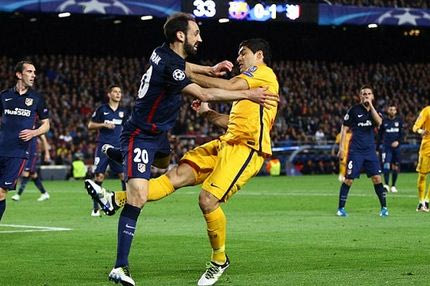 Το αντιαθλητικό χτύπημα του Σουάρες στον Χουανφράν