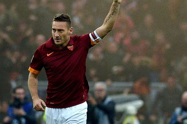 “Λύγισε” η Ρώμη στα γκολ του Τότι: Τρομερές περιγραφές