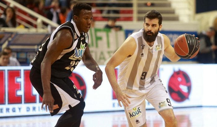 Περαστικά σε Τσόχλα από τους συμπαίκτες του