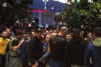 ΧΑΜΟΣ: Ψυχολογικές “ντόπες” στους παίκτες της ΑΕΚ από τον κόσμο!