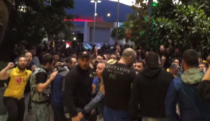 ΧΑΜΟΣ: Ψυχολογικές “ντόπες” στους παίκτες της ΑΕΚ από τον κόσμο!