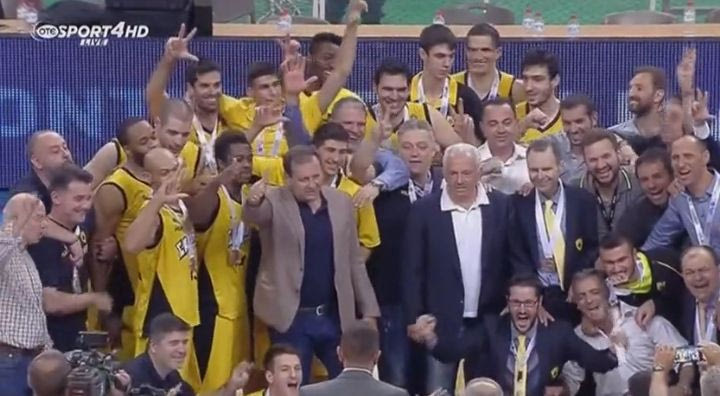 Οι πανηγυρισμοί των παικτών της ΑΕΚ