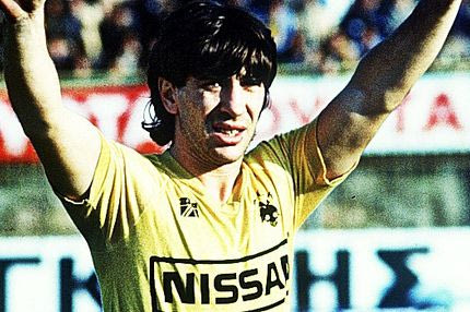 Μαύρος: Ο μπομπέρ των ελληνικών γηπέδων