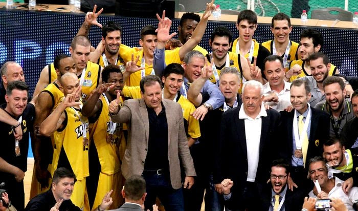 Η ποδοσφαιρική ΑΕΚ συνεχάρη την… μπασκετική