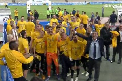 Το “εμπρός αητέ” των παικτών με τον κόσμο