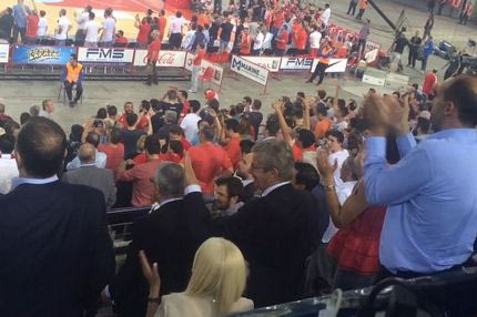 Αποθέωση Αγγελόπουλων σε Σπανούλη!