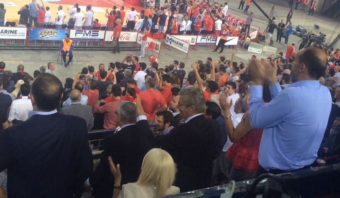 Αποθέωση Αγγελόπουλων σε Σπανούλη!