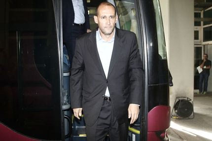 Η άφιξη του Ολυμπιακού με Αγγελόπουλους