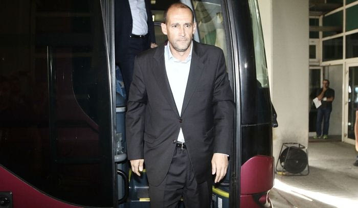 Η άφιξη του Ολυμπιακού με Αγγελόπουλους