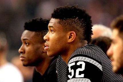 Τα αδέλφια Αντετοκούνμπο στο ΣΕΦ