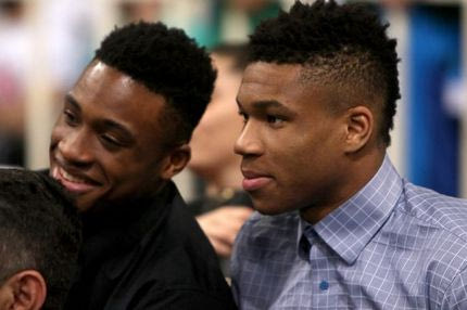 Αγκαλιά με την Στικούδη τα αδέρφια Αντετοκούνμπο