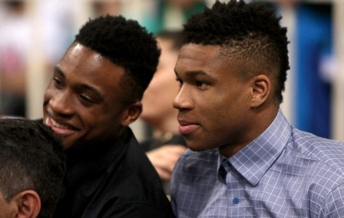 Αγκαλιά με την Στικούδη τα αδέρφια Αντετοκούνμπο