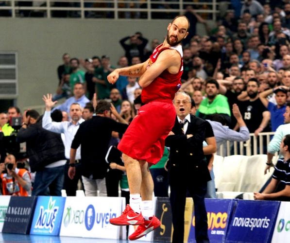 Έμεινε άφωνος ο Γιαννακόπουλος στο τρίποντο του Σπανούλη!