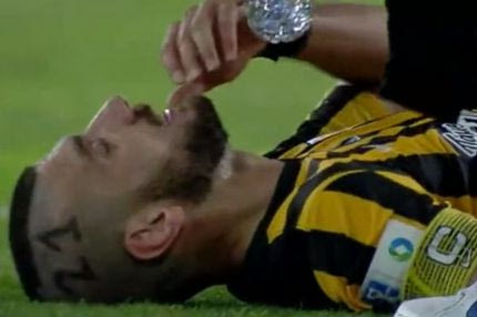 Έχασε τρία δόντια ο Αραβίδης από την αγκωνιά του Μποτία!