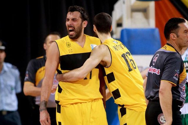 Οι πανηγυρισμοί του Άρη στο “Nick Galis Hall”