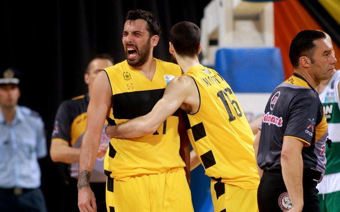 Οι πανηγυρισμοί του Άρη στο “Nick Galis Hall”