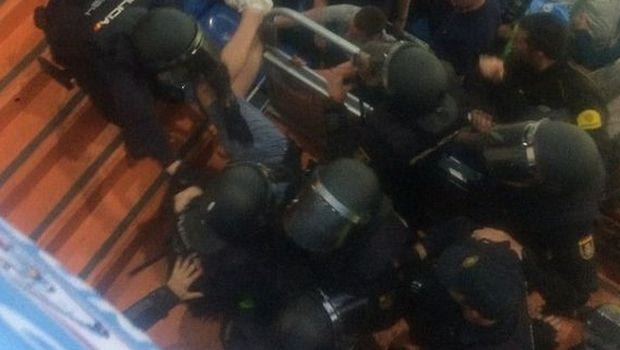 Ισπανοί αστυνομικοί γρονθοκόπησαν άγρια οπαδούς της Σίτι