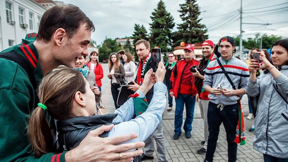 Οι selfies του Μπαρτζώκα