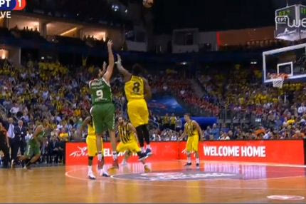 Το απίθανο buzzer beater τρίποντο του Μπουρούση