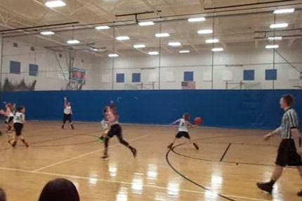 Απίστευτο buzzer beater από 11χρονη μαθήτρια!