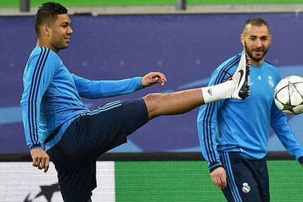 Χωρίς Μπενζεμά, Κασεμίρο με Σίτι