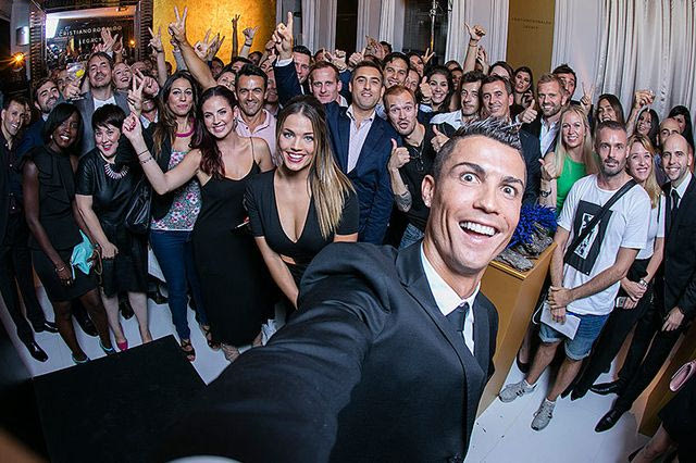Ο Ρονάλντο είναι Larrys και είναι ένας από εμάς