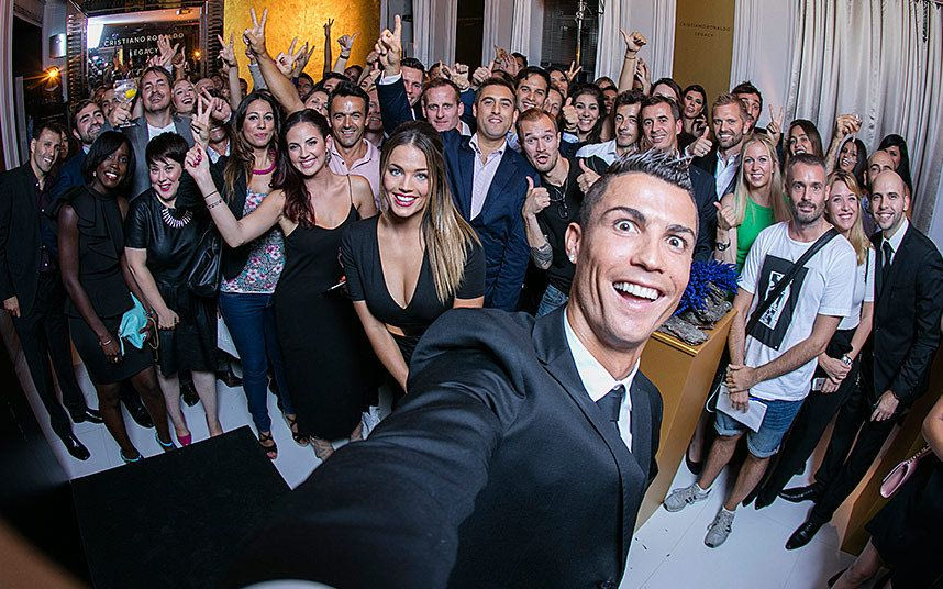 Ο Ρονάλντο είναι Larrys και είναι ένας από εμάς