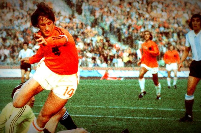 Ο Κρόιφ στο χαρτονόμισμα των 5 ευρώ!