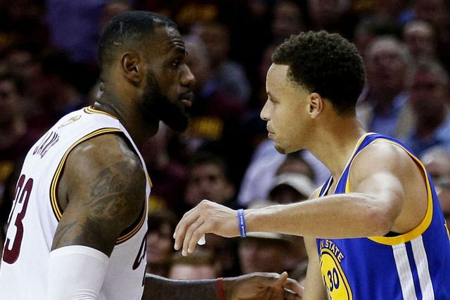 H “πληρωμένη” απάντηση του Κάρι στον Τζέιμς