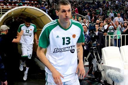 H τελευταία είσοδος του Διαμαντίδη στο ΟΑΚΑ για προθέρμανση