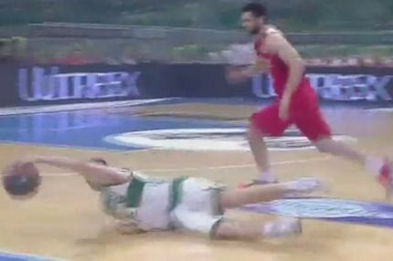 Το εντυπωσιακό κλέψιμο του Διαμαντίδη στον Παπανικολάου!