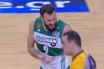 Ο καυγάς Γουάιτ-Φώτση