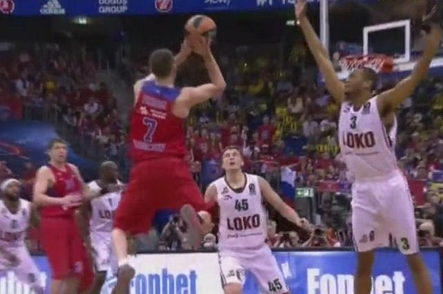 Έκανε τον… Κόρφα: Γκολ-φάουλ με το ένα χέρι ο Φριντζόν