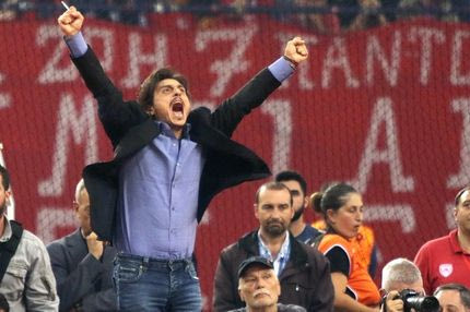 Εφημερίδα κυκλοφόρησε με αφίσα Γιαννακόπουλου