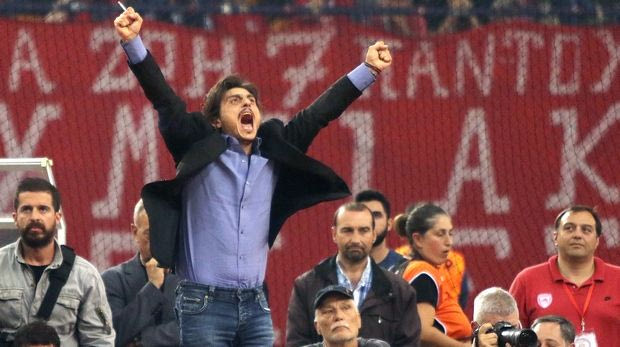 Εφημερίδα κυκλοφόρησε με αφίσα Γιαννακόπουλου