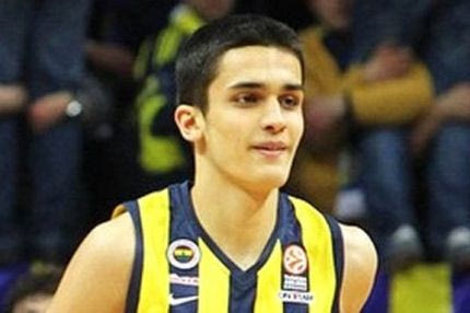 Σχεδόν 100 πόντοι από τον Γιουρτσεβέν