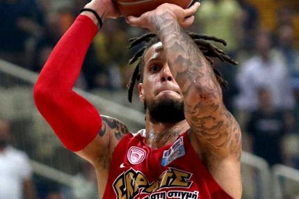 Το εκπληκτικό buzzer beater τρίποντο του Χάκετ