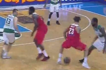 H απίθανη ντρίμπλα αλά Κάρι του Χάκετ!