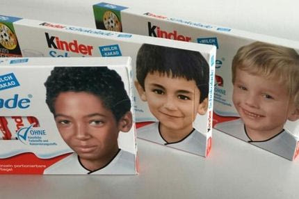 Η Kinder ξεφτίλισε ρατσιστικό κίνημα με τη βοήθεια Γερμανών ποδοσφαιριστών
