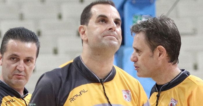 Επίθεση στον Κορομηλά έξω από το σπίτι του