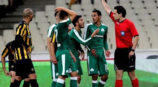 Τιμωρία και για τον Βιγιαφάνιες