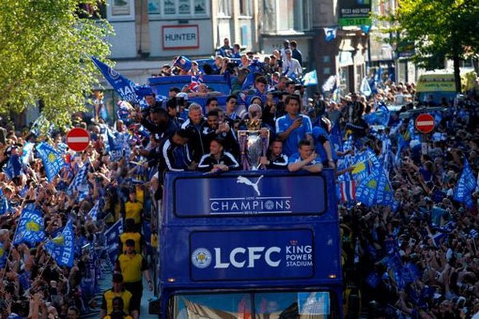 “Κάηκε” η πόλη του Λέστερ για τους πρωταθλητές