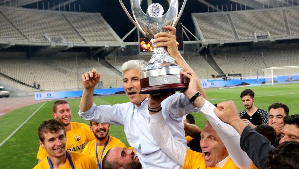 Στην εξέδρα ο Μανωλάς: Πανηγύρισε πρώτα με τον κόσμο