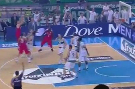 Το τρομερό τρίποντο του Μάντζαρη που έστειλε τον τελικό σε δεύτερη παράταση